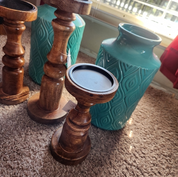 3 Candel Holders 13" 11" 9" With 2 Vases Teal all Items - Picture 4 of 4